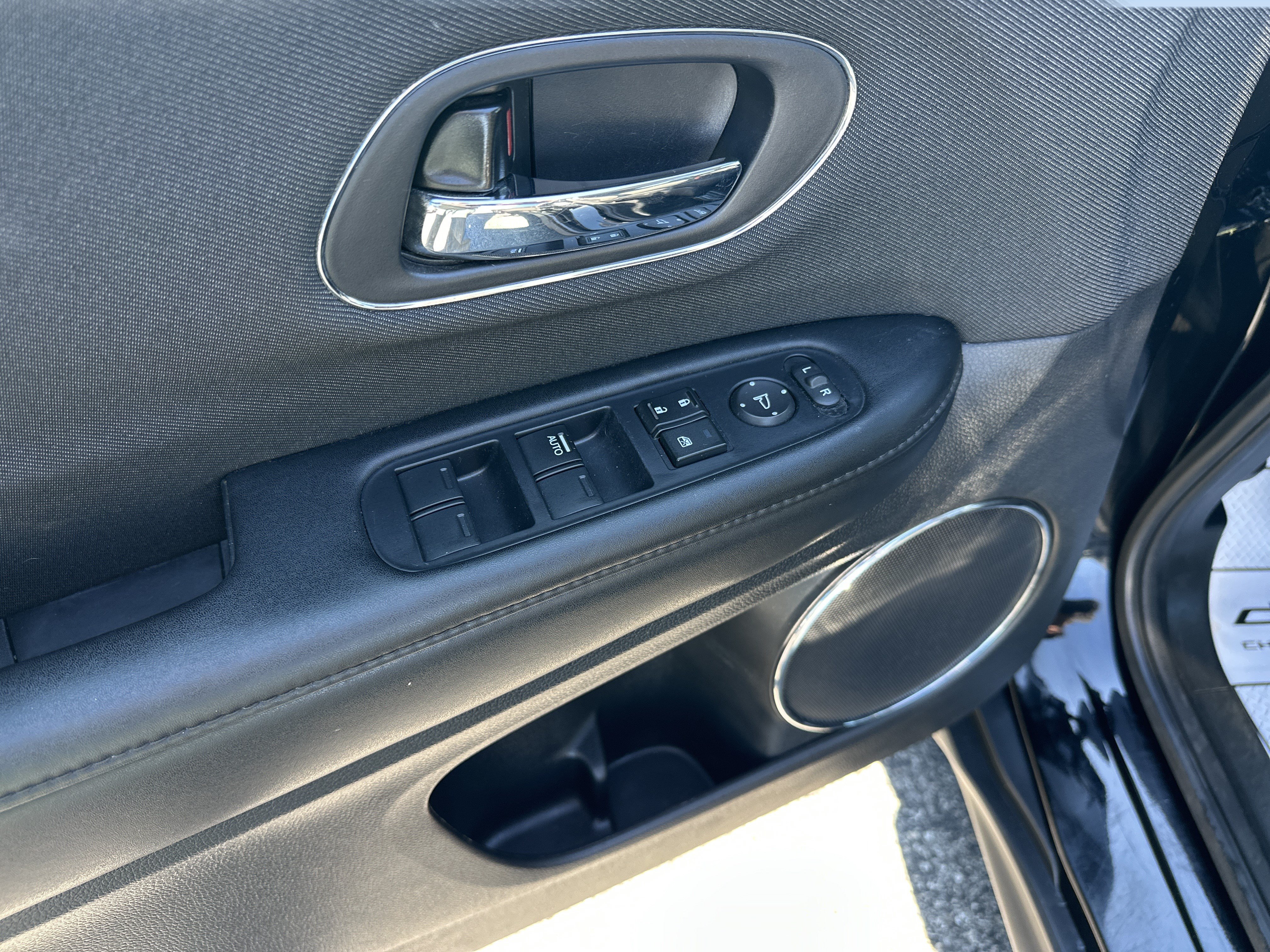 Used 2022 Honda HR-V EX image 9