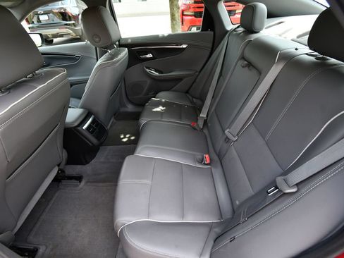 Used 2015 Chevrolet Impala LTZ FWD image 17