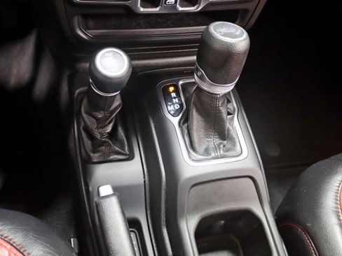 Used 2019 Jeep Wrangler Unlimited Sport S image 24