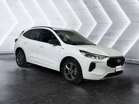 Used 2023 Ford Escape ST-Line w/ Tech Pack #1 FWD image 1
