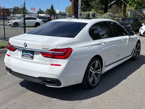 Used 2019 BMW 740i w/ Executive Package RWD image 13