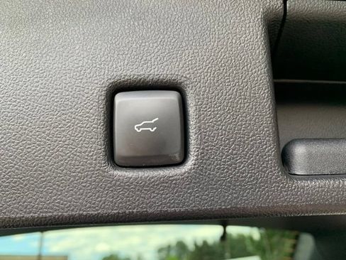 Used 2025 Ford Escape Platinum AWD/4WD image 7