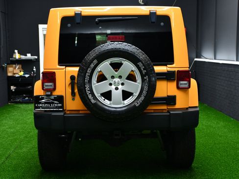 Used 2012 Jeep Wrangler Unlimited Rubicon w/ Max Tow Pkg image 4