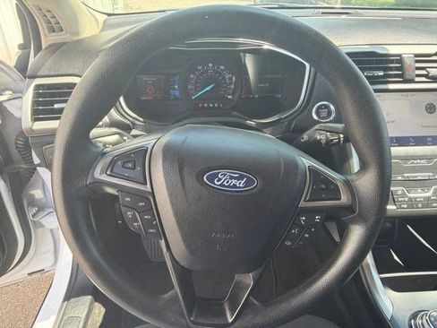 Used 2020 Ford Fusion SE FWD image 16