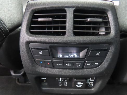 Used 2022 Honda Pilot Touring image 35