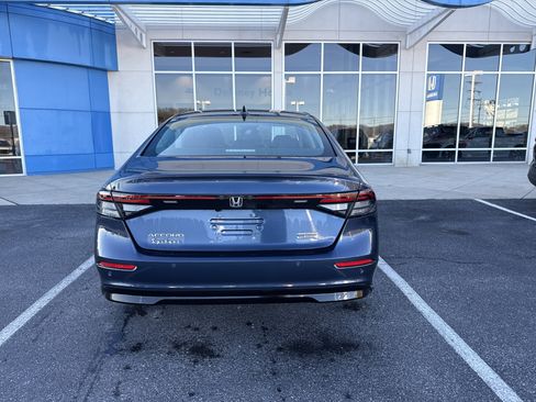 Used 2023 Honda Accord Touring image 4