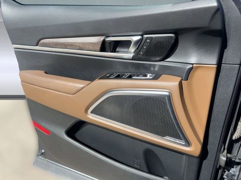 Used 2022 Kia Telluride SX w/ SX Prestige Package image 13