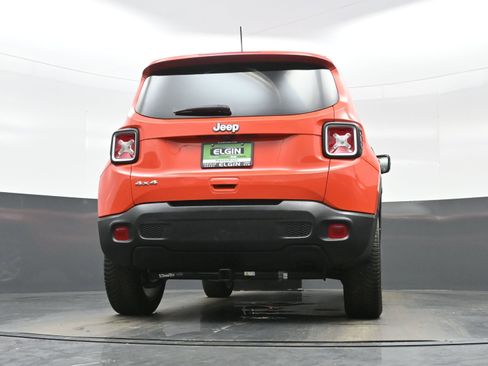 Used 2021 Jeep Renegade Latitude AWD/4WD image 27