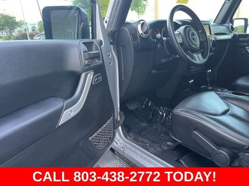 Used 2017 Jeep Wrangler Unlimited Sahara w/ Max Tow Package AWD/4WD image 4