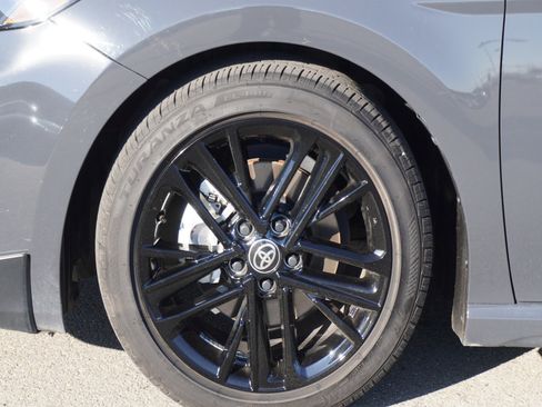 Used 2025 Toyota Camry SE image 7