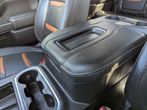 Used 2022 GMC Sierra 3500 AT4 w/ AT4 Preferred Package AWD/4WD image 28