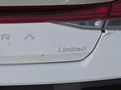 New 2026 Hyundai Elantra Limited FWD image 6