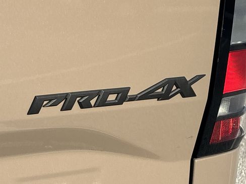 Used 2022 Nissan Frontier PRO-4X w/ Pro-4X Premium Package image 9