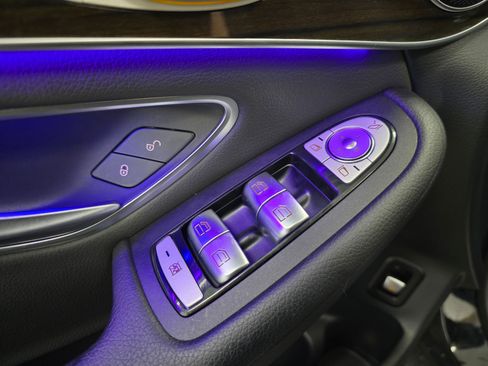 Used 2022 Mercedes-Benz GLC 300 GLC 300 image 31