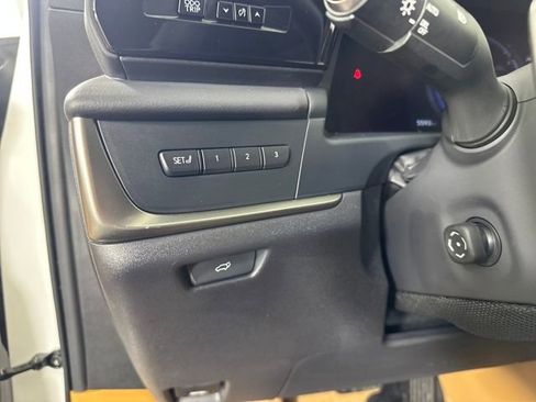 Used 2025 Lexus RZ 450e image 19