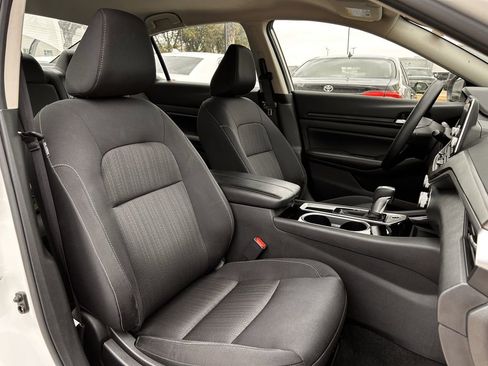 Used 2024 Nissan Altima 2.5 SV image 31