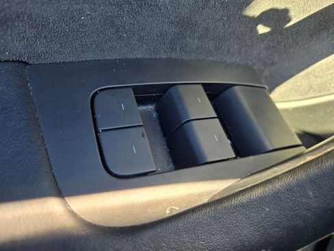 Used 2021 Tesla Model Y Long Range image 20