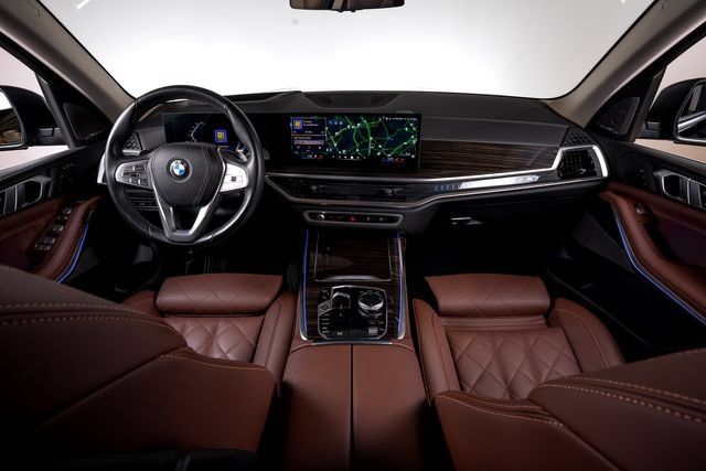 Used 2024 BMW X7 xDrive40i w/ Premium Package AWD/4WD image 35