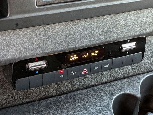 Used 2020 Mercedes-Benz Sprinter 2500 image 24