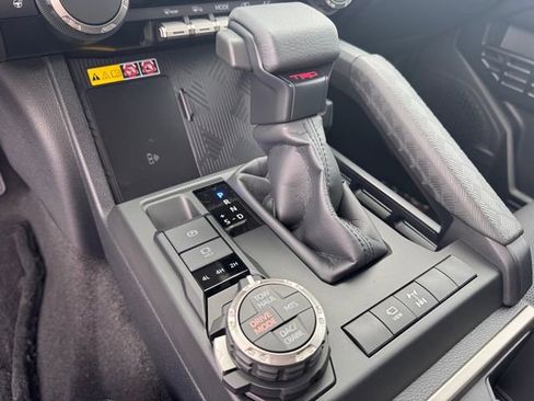 New 2026 Toyota 4Runner TRD Off-Road Premium AWD/4WD image 15