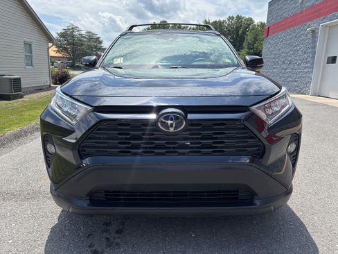 Used 2020 Toyota RAV4 XLE Premium AWD/4WD image 9