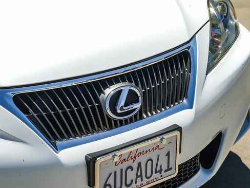 Used 2012 Lexus IS 250 w/ Premium Pkg Value Edition RWD image 10