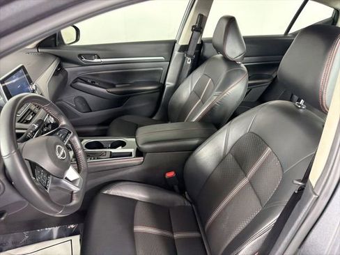 Used 2024 Nissan Altima 2.5 SR FWD image 26