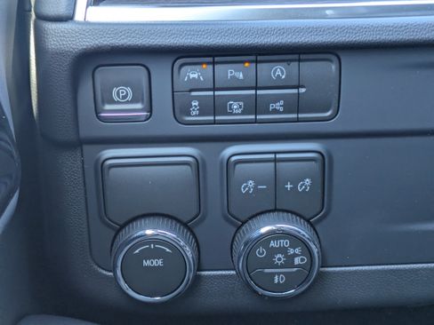 New 2026 Chevrolet Suburban LT w/ Comfort Package RWD image 17