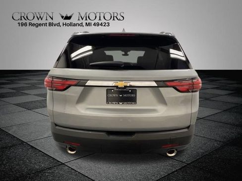 Used 2023 Chevrolet Traverse LT w/ LT Premium Package AWD/4WD image 5
