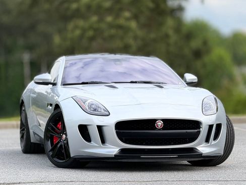 Used 2017 Jaguar F-TYPE Coupe RWD image 4