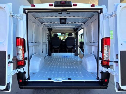 Used 2024 RAM ProMaster 2500 w/ Safety Group FWD image 21