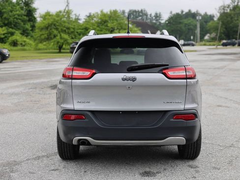 Used 2017 Jeep Cherokee Limited AWD/4WD image 4