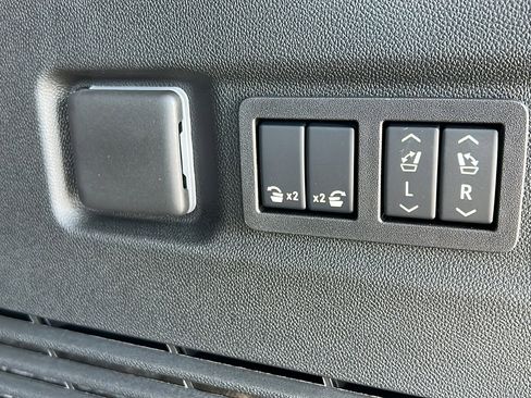 New 2025 Chevrolet Suburban High Country image 13