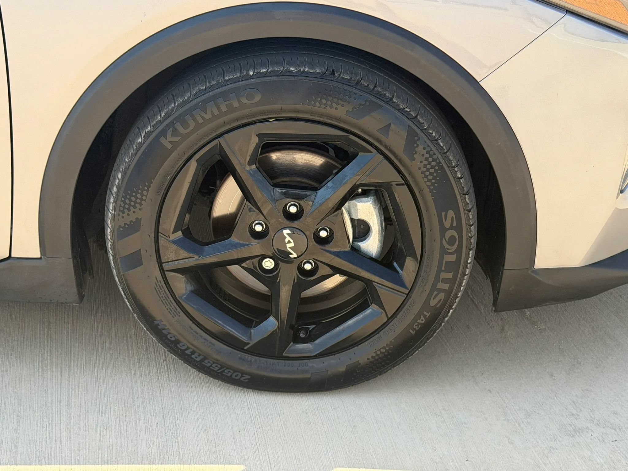 Used 2025 Kia K4 FWD image 13