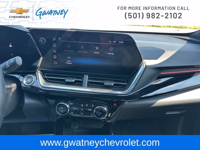 Used 2024 Chevrolet Trax RS w/ Sunroof Package FWD image 17