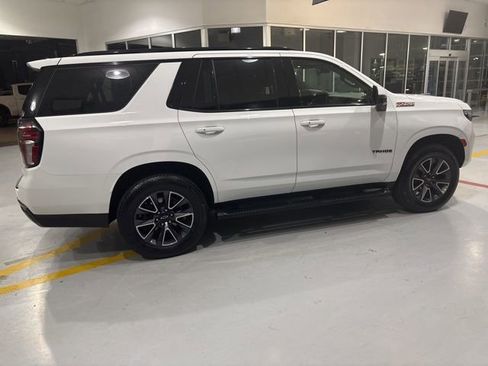 Used 2021 Chevrolet Tahoe Z71 w/ Z71 Off-Road Package image 12