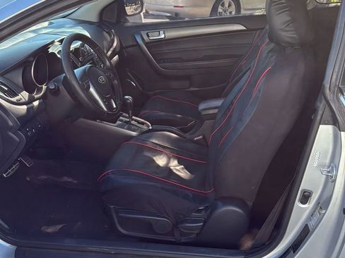 Used 2010 Kia Forte Koup SX w/ Leather Pkg image 6