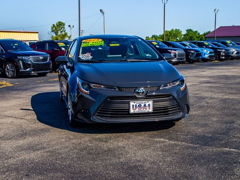 Used 2025 Toyota Corolla LE FWD image 10