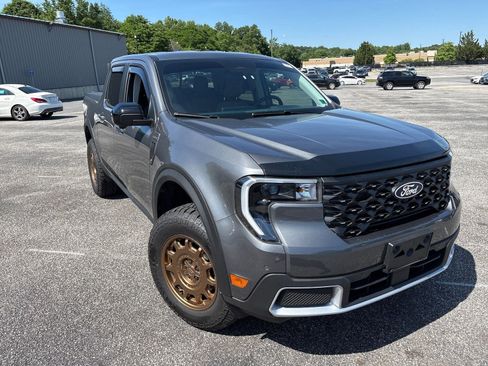 Used 2025 Ford Maverick Lariat AWD/4WD image 2