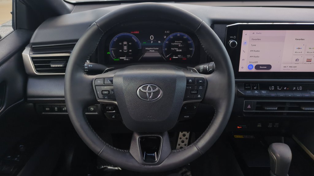 Used 2025 Toyota Camry XSE FWD image 11