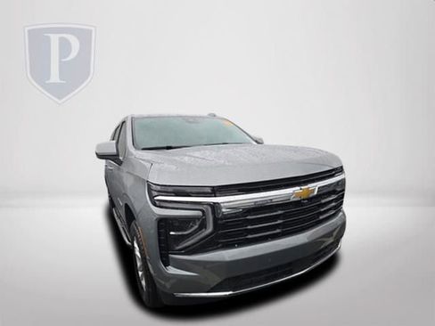 Certified 2025 Chevrolet Suburban LS image 13