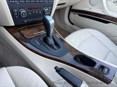 Used 2008 BMW 328i Convertible RWD image 19