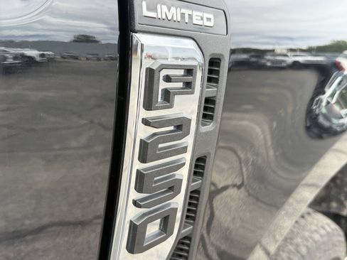 Certified 2024 Ford F250 Limited w/ FX4 Off-Road Package AWD/4WD image 32