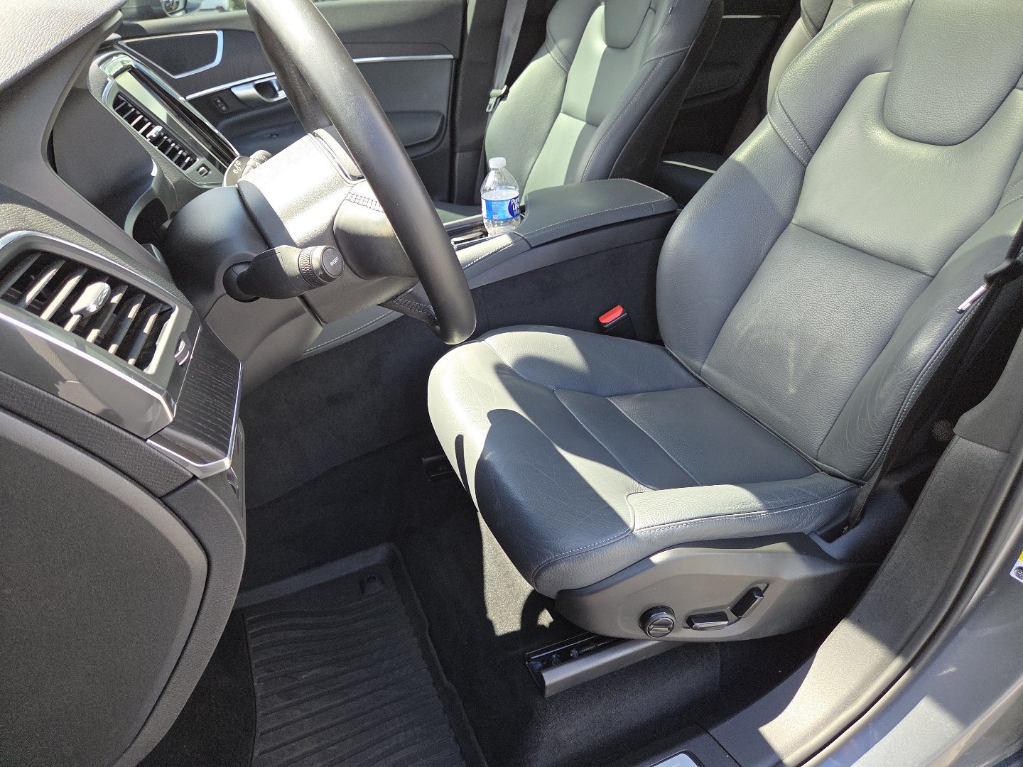 Used 2020 Volvo XC90 T6 Momentum w/ Protection Package Premier AWD/4WD image 26