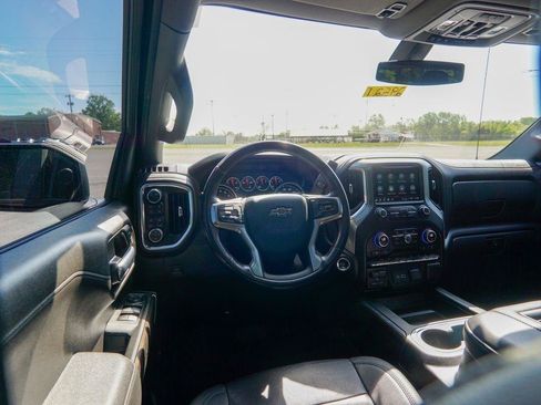 Used 2021 Chevrolet Silverado 1500 LT Trail Boss w/ Convenience Package II AWD/4WD image 15