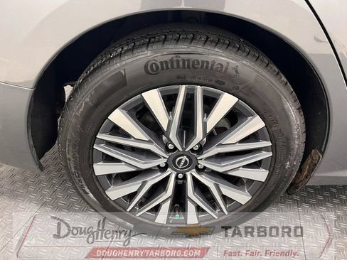 Used 2025 Nissan Altima 2.5 SV FWD image 18