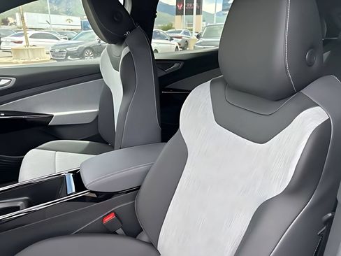 New 2026 Volkswagen ID.4 Pro AWD/4WD image 19