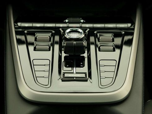 New 2026 Aston Martin DBX 707 image 30