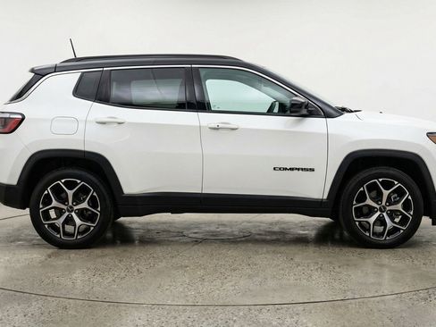Used 2025 Jeep Compass Limited AWD/4WD image 11