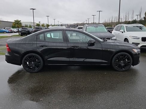 Certified 2023 Volvo S60 B5 Plus w/ Climate Package image 9